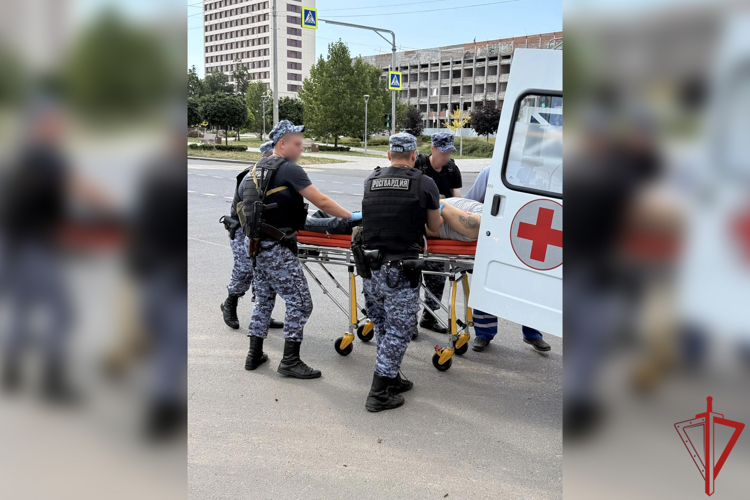 Росгвардейцы пришли на помощь пострадавшим в ДТП гражданам в ДНР