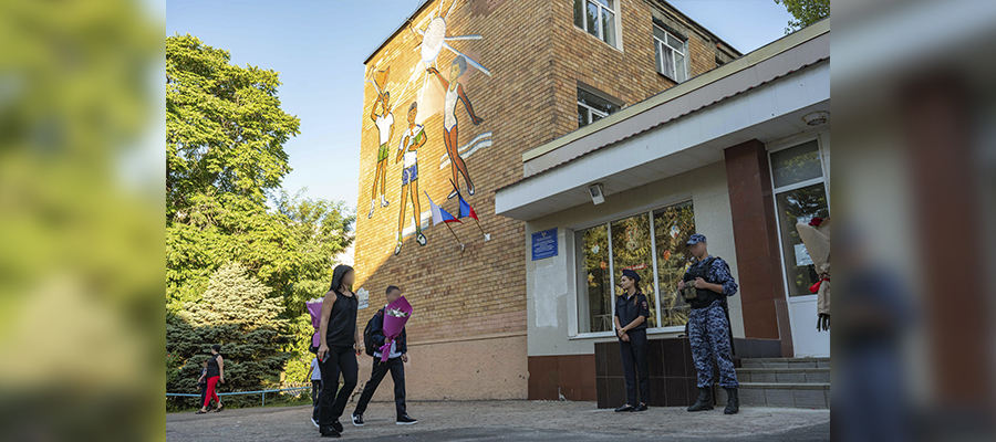 Росгвардейцы в ДНР обеспечили безопасность мероприятий, посвящённых Дню знаний